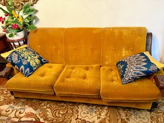 Sofá Vintage Terciopelo Mostaza