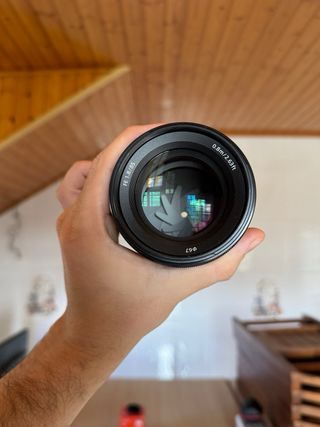 Obiettivo Sony FE 85mm f/1.8 per fotocamere Sony full frame