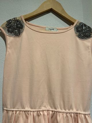 Vestido elegante con pedrería