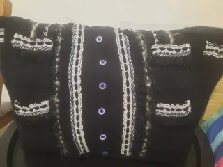 Borsa nera con dettagli