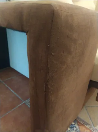 Sofá chaise longue beige y marrón