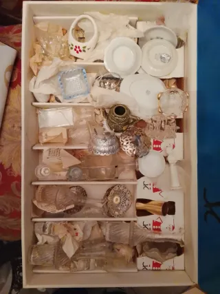 Scatolone oggetti antichi