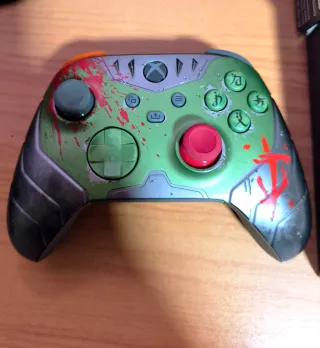 Mando Xbox Series DOOM Edición Limitada