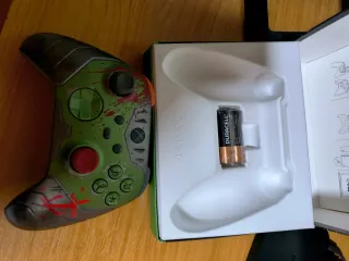 Mando Xbox Series DOOM Edición Limitada