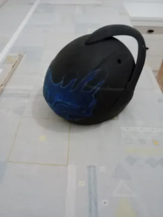 Casco negro