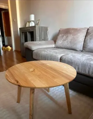 Mesa auxiliar nórdica de madera de centro Nueva