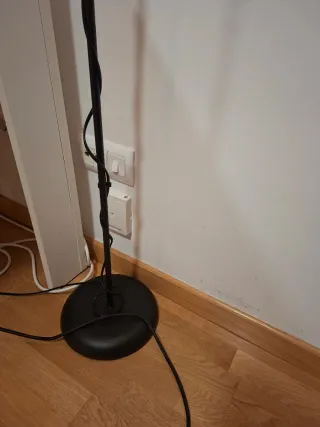 2 Lampade da Terra Nere e Bianche