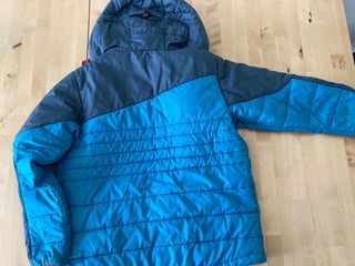 Abrigo Ternua niño azul y rojo