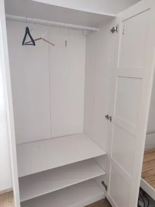 Armario modular blanco de madera