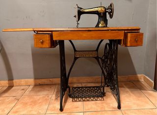 Máquina de coser Singer antigua