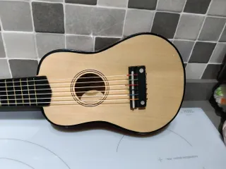 Guitarra infantil madera