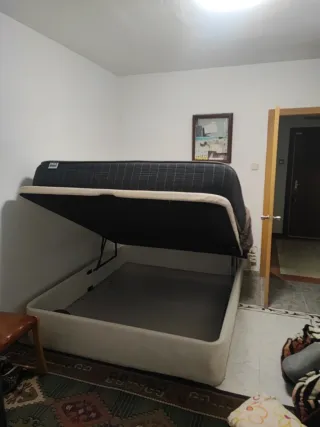 Canapé blanco gran capacidad, colchón, Tv y mueble