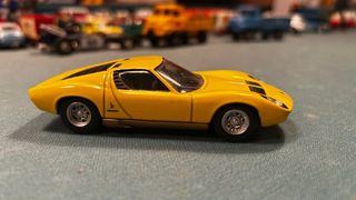 2 modellini Ferrari Lamborghini 1:43