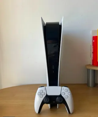 PS5 Digital + Opcional Mando Nuevo