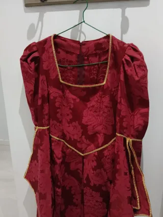 Traje Medieval Rojo y Dorado Talla 38
