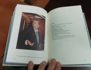 Libro de Gloria Fuertes.