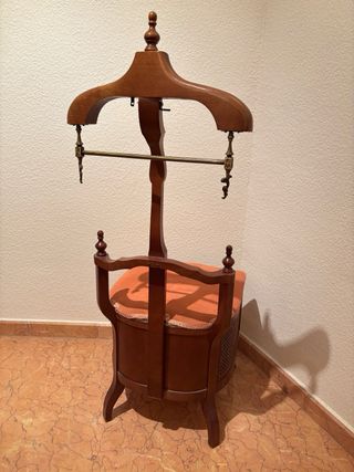 Galán de noche madera con asiento y armario