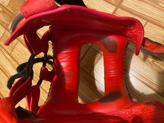 Guantes de Boxeo Leone Camuflaje y casco Charlie