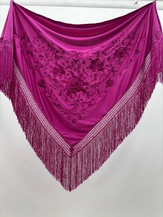 Mantón buganvilla bordado