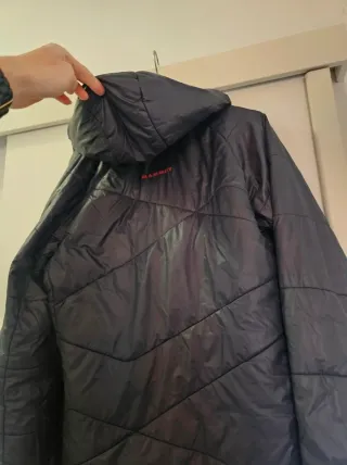 Abrigo Mammut Negro con Capucha