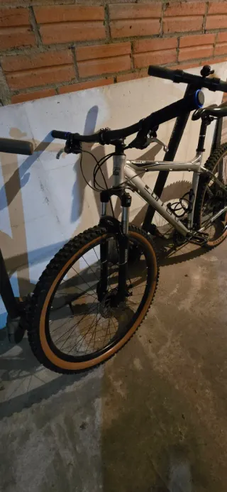 Bicicleta de montaña Carrera