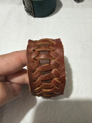 Pulseras de cuero trenzado y cadena