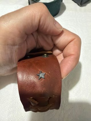 Pulseras de cuero trenzado y cadena