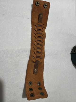Pulseras de cuero trenzado y cadena