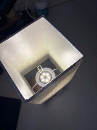 Lámpara LED con cargador USB