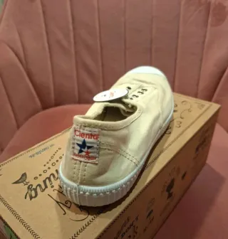 Zapatillas Clienta Tostado/Blanco Nuevas.
