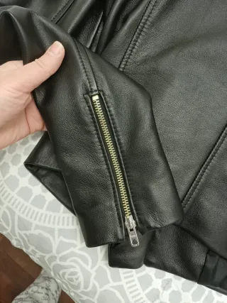 Giubbotto vera pelle borchiato nero