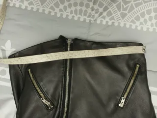 Giubbotto vera pelle borchiato nero