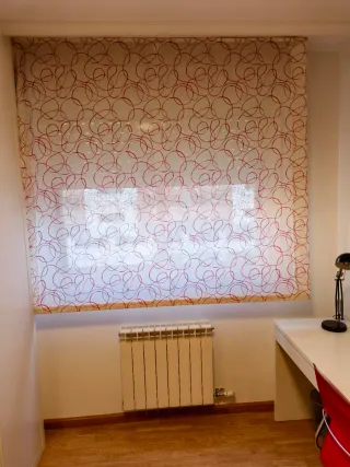 Estor juvenil con diseño de espirales