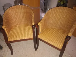 Juego de 2 butacas de mimbre y madera