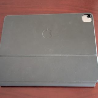 iPad Air M2 13 con accesorios