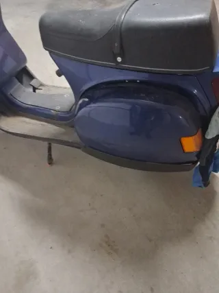 Vespa LX 200 azul sin papeles