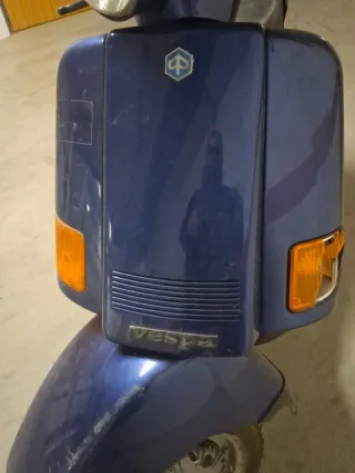 Vespa LX 200 azul sin papeles