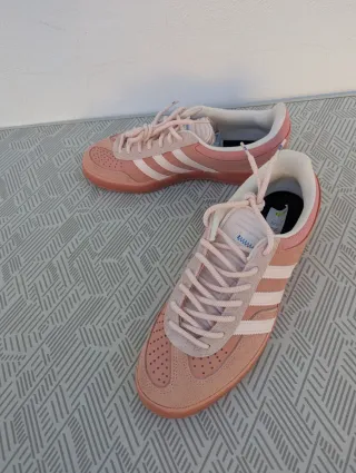 ADIDAS GAZELLE INDOOR x BAD BUNNY T- 45 1/3