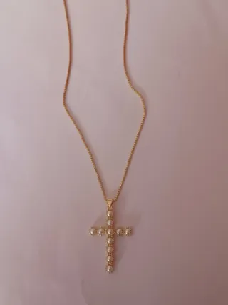 Colgante Cruz Perlas Cadena Chapada 18k
