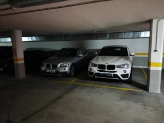 Se venden dos plazas de garaje contiguas.