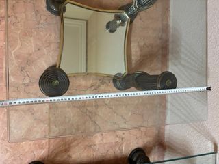 Mesa auxiliar cristal y metal dorada