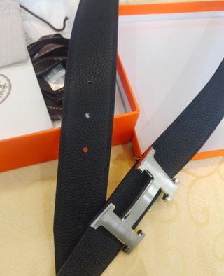 Cinturón Hermès Negro Hebilla Plateada