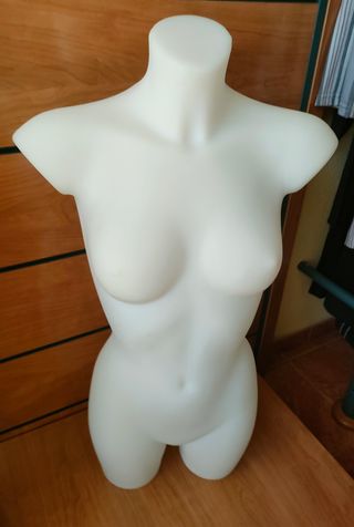 Maniquí talla 90 a 20 € unidad. Quedan solo 3 ud.