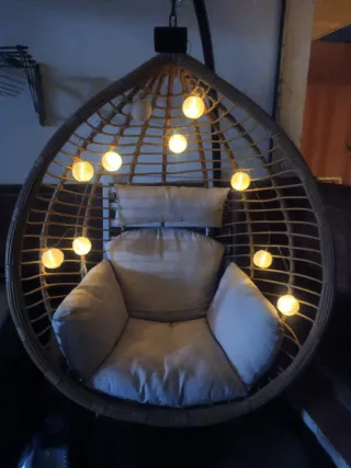 Sillón huevo colgante ratán y tela