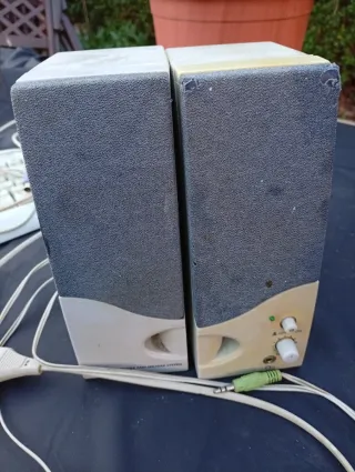 Pacchetto Tastiera, Mouse e Altoparlanti Logitech