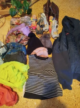 Lote Ropa variada y calzado