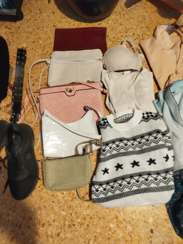 Lote Ropa variada y calzado