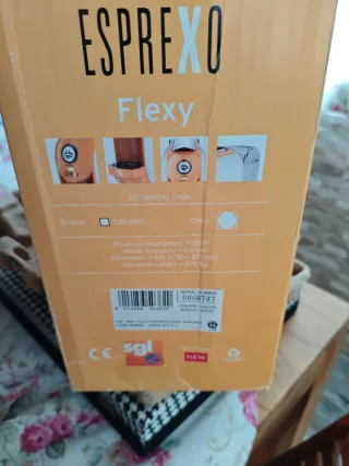 Macchina Caffè Espresso Gialla e Bianca