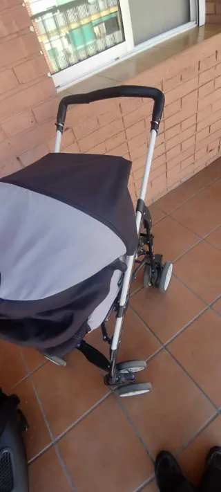 Carrito de bebé Chicco negro y gris