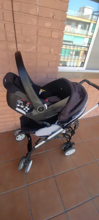 Carrito de bebé Chicco negro y gris
